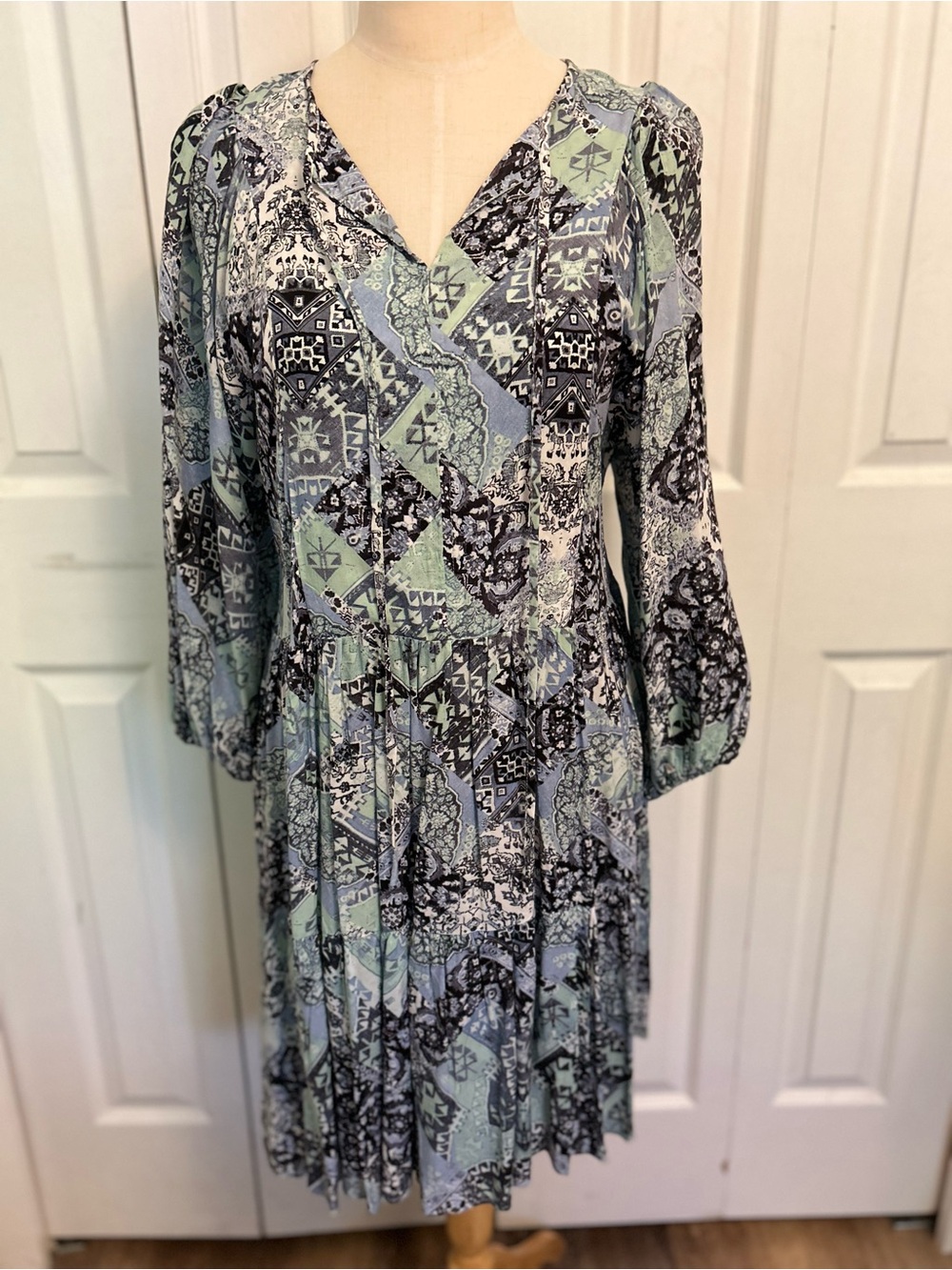 Calvin Klein Floral Patchwork Long Sleeve Dress size 4 Blue/Black - Picture 3 of 10